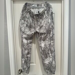 Hollister Heather Gray Jogger Pants- SOLD OUT!! NWT- 
SZ- Large